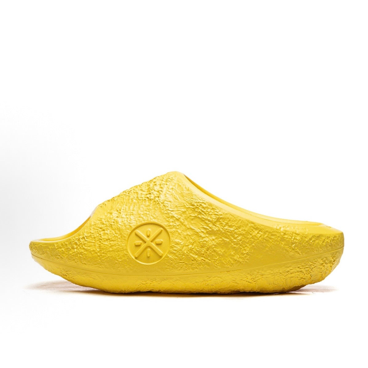 Li-Ning Lunar Rock Lite "Chemical Reaction"