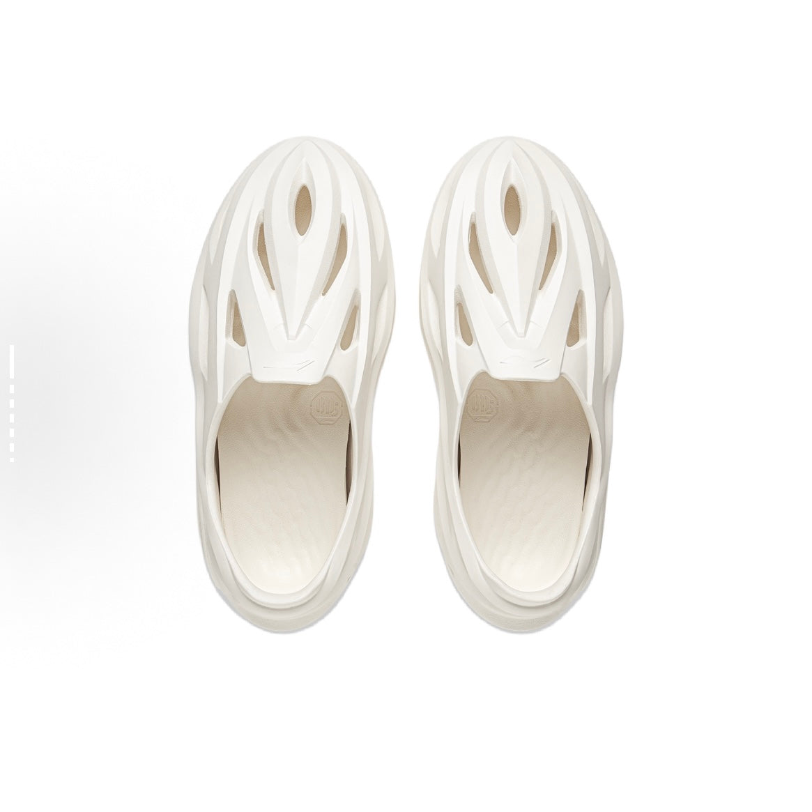 BADFIVE dunker croc Pure White